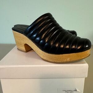 Beklina Lego black shiny leather clogs